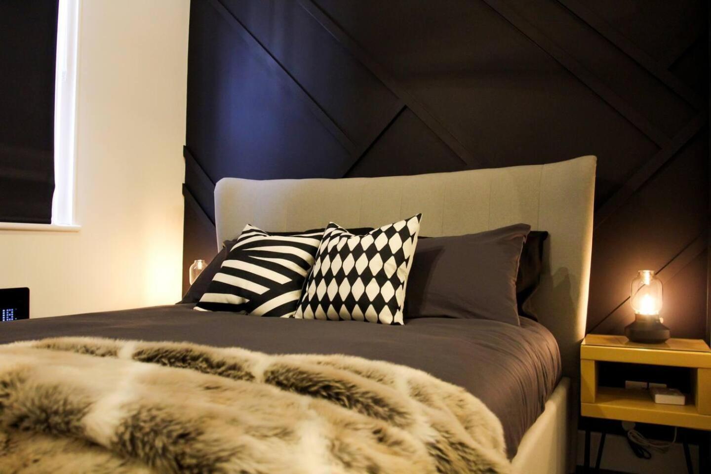 Studio-Sleeps 4-10 Min H Potter-17 Min London Уотфорд Екстериор снимка