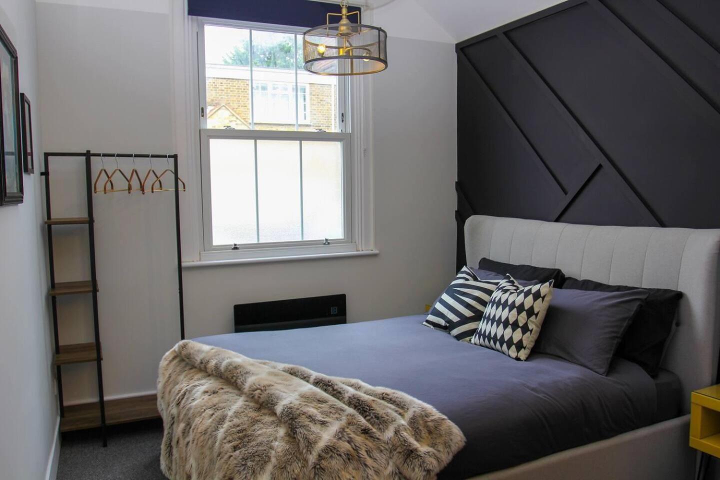 Studio-Sleeps 4-10 Min H Potter-17 Min London Уотфорд Екстериор снимка